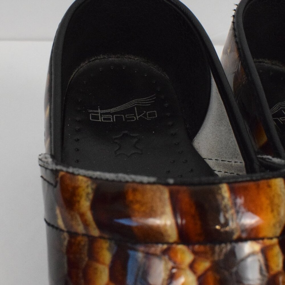 Dansko Snake Print Gold Comfort Slip On Clog Mules Patent Leather Nursing Shoe 8 - Picture 3 of 10